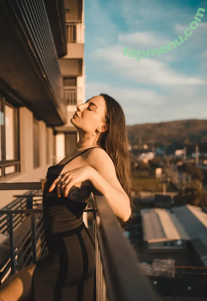 sirenadamare nude photo #0001 (serenadanha)