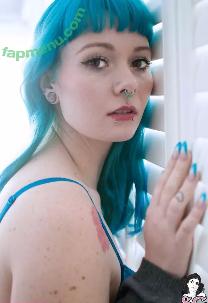 Sirenn Suicide nude photo #0096 (sirenn.bby / sirennsuicide)