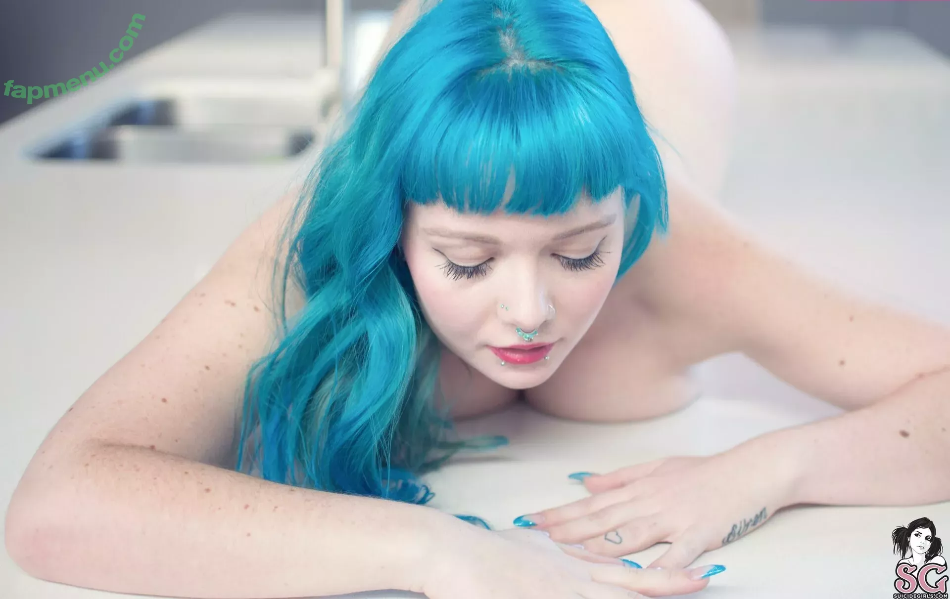 Sirenn Suicide nude photo #0173 (sirenn.bby / sirennsuicide)