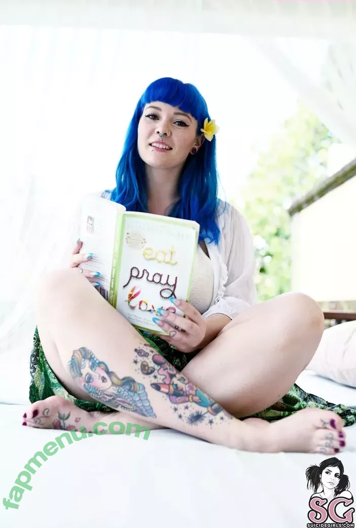 Sirenn Suicide nude photo #0254 (sirenn.bby / sirennsuicide)