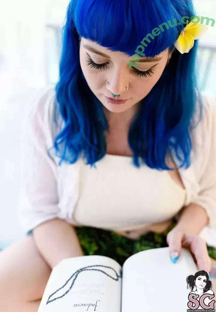 Sirenn Suicide nude photo #0255 (sirenn.bby / sirennsuicide)