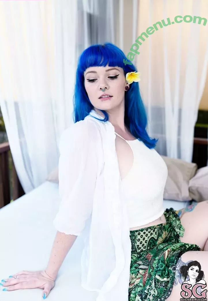 Sirenn Suicide nude photo #0257 (sirenn.bby / sirennsuicide)
