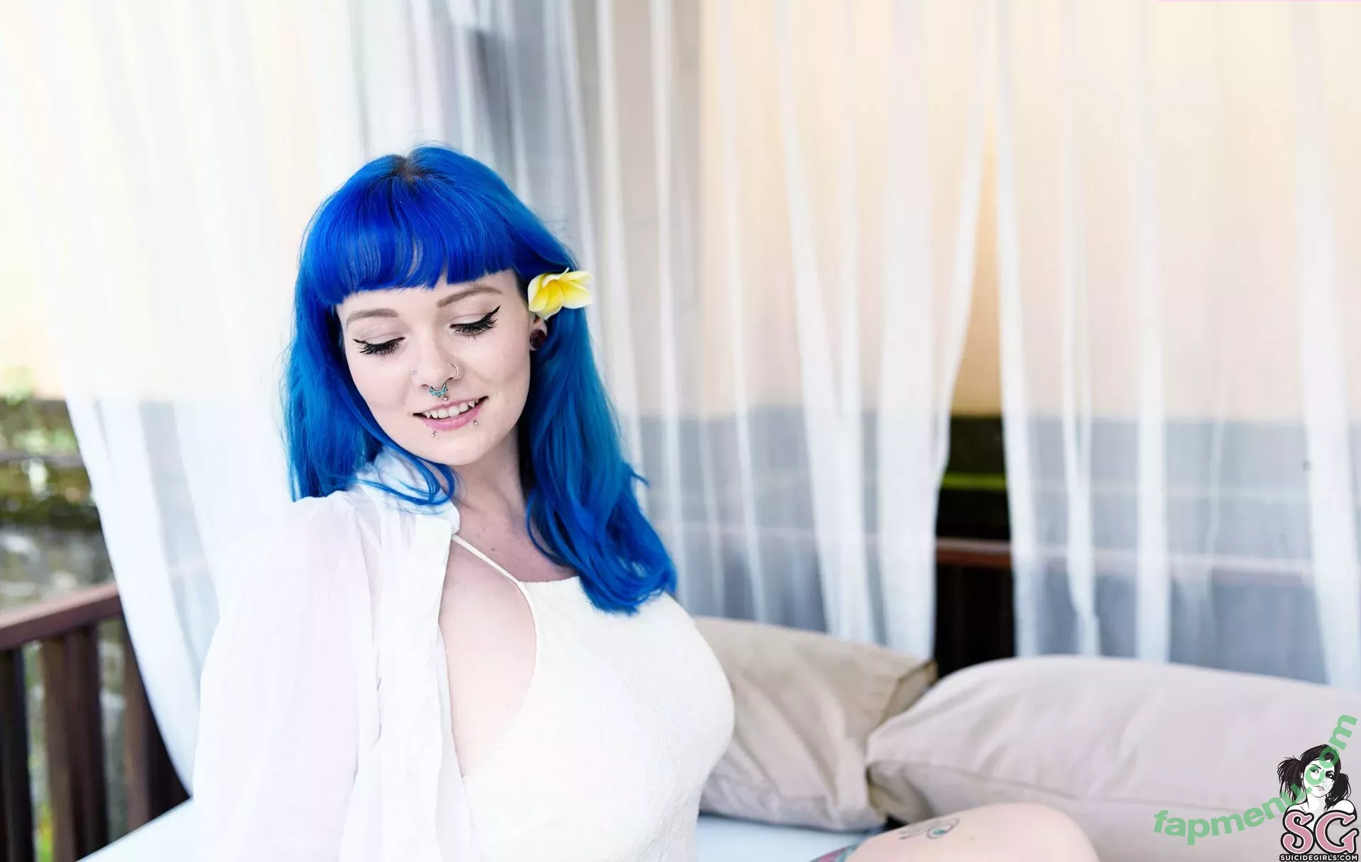 Sirenn Suicide nude photo #0258 (sirenn.bby / sirennsuicide)