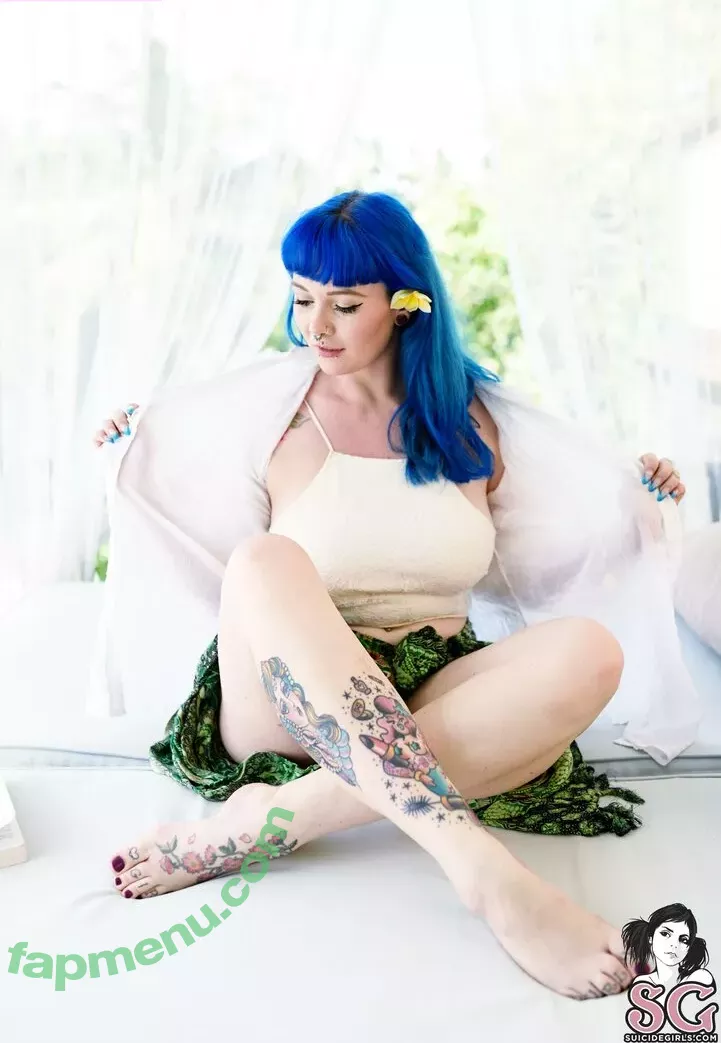 Sirenn Suicide nude photo #0260 (sirenn.bby / sirennsuicide)