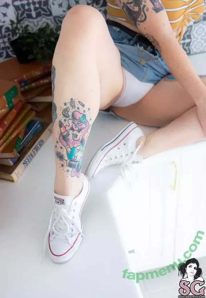 Sirenn Suicide nude photo #0296 (sirenn.bby / sirennsuicide)
