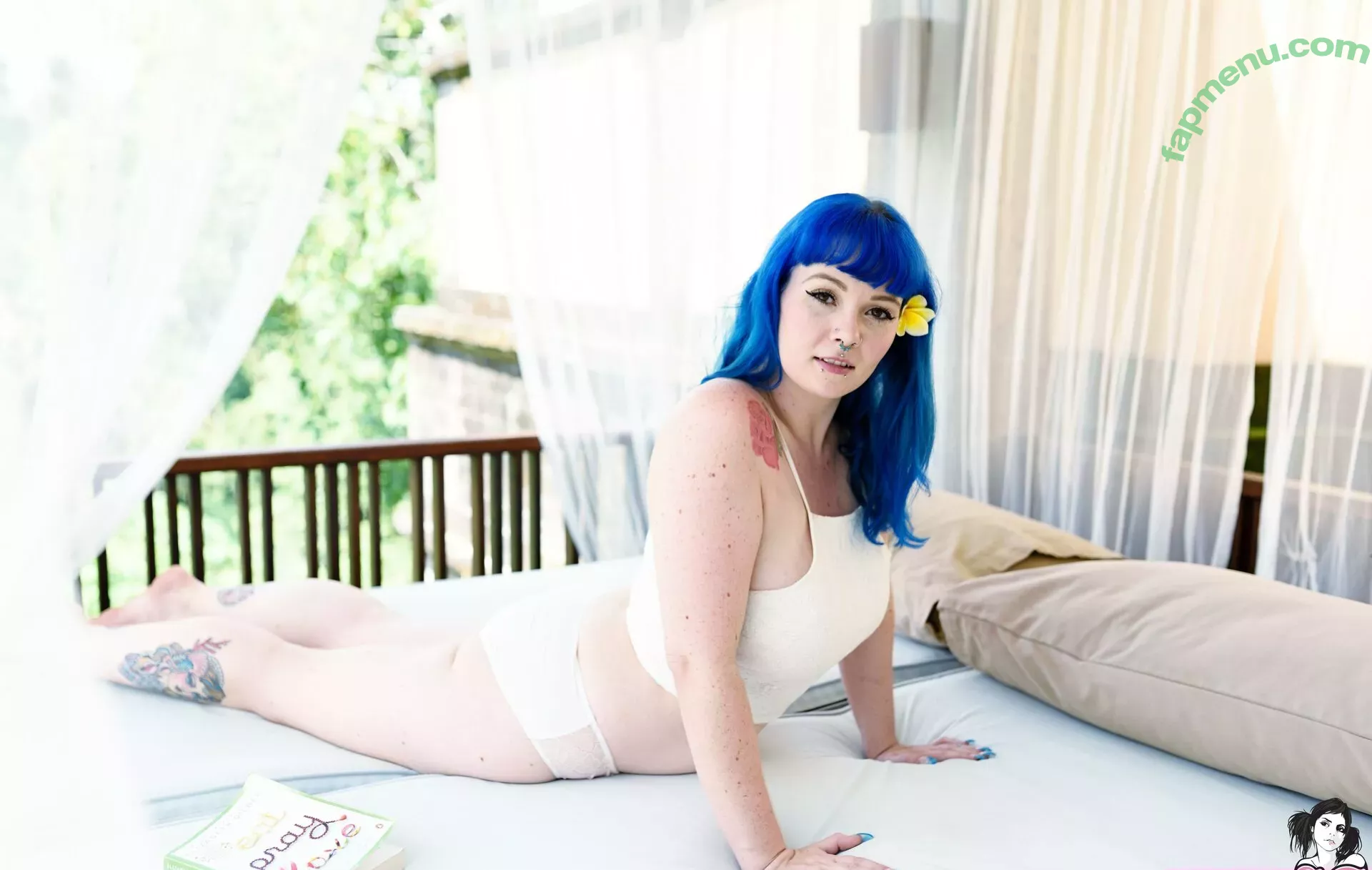 Sirenn Suicide nude photo #0340 (sirenn.bby / sirennsuicide)