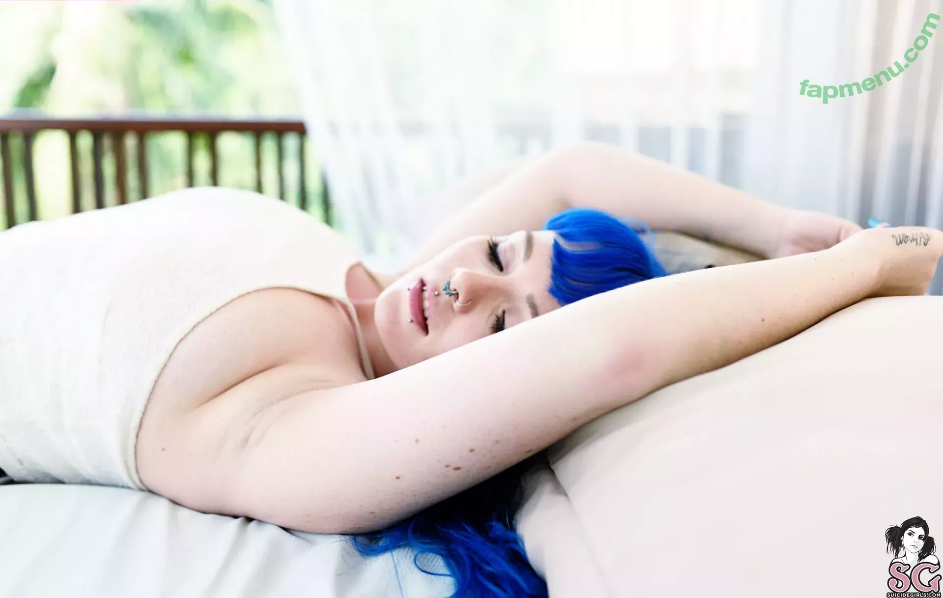 Sirenn Suicide nude photo #0344 (sirenn.bby / sirennsuicide)