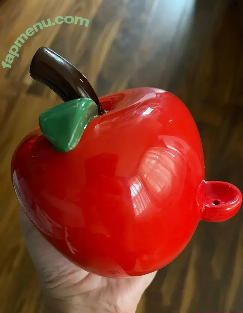 Sirenpaige nude photo #0011 (Paigethasiren / serena.paige8)