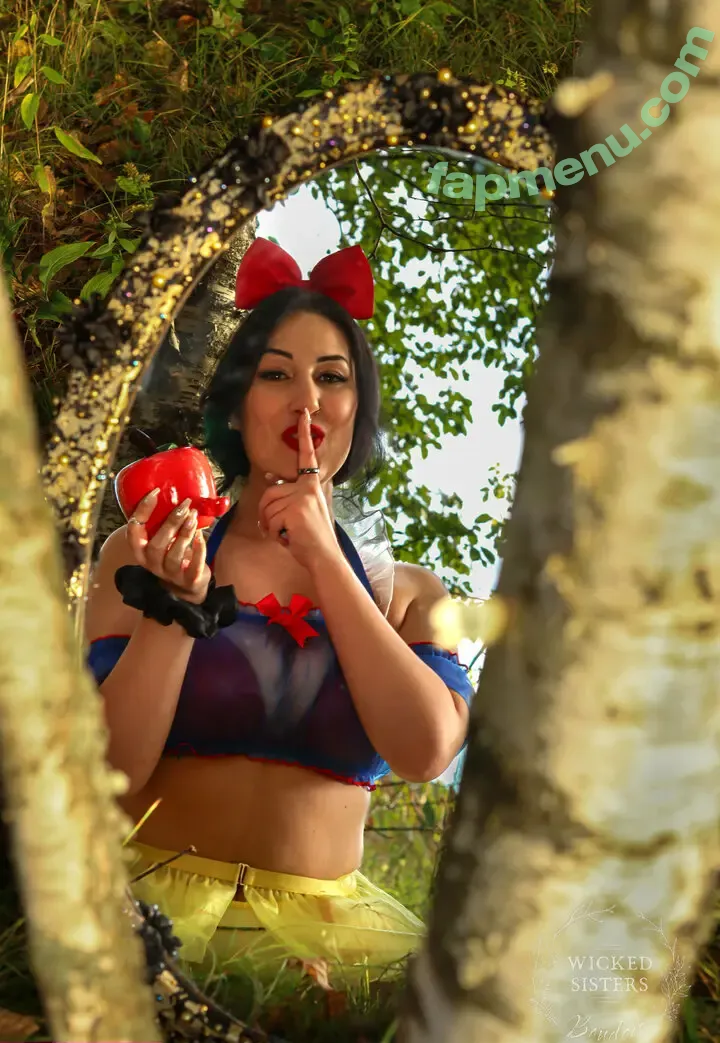 Sirenpaige nude photo #0029 (Paigethasiren / serena.paige8)