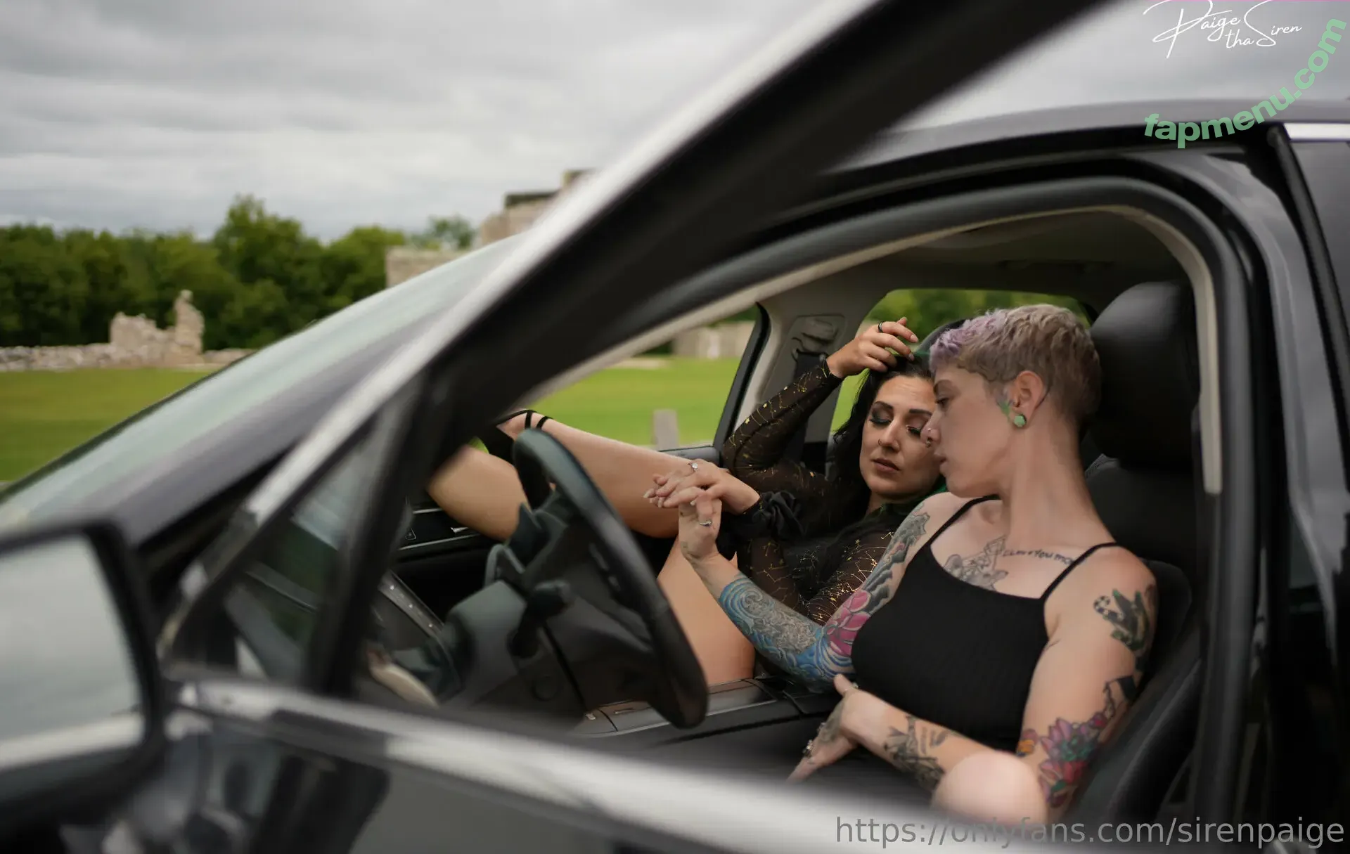 Sirenpaige nude photo #0071 (Paigethasiren / serena.paige8)