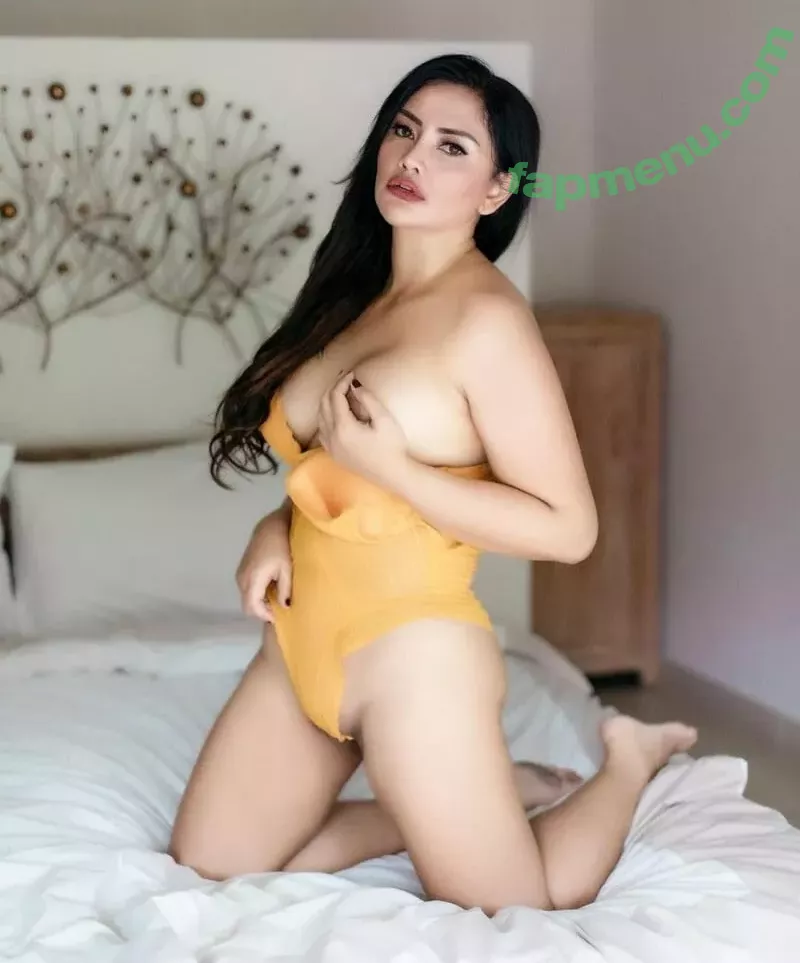 Sisca Mellyana nude photo #0004 (siscamellyana22_official / siscamellyana22_oficial)