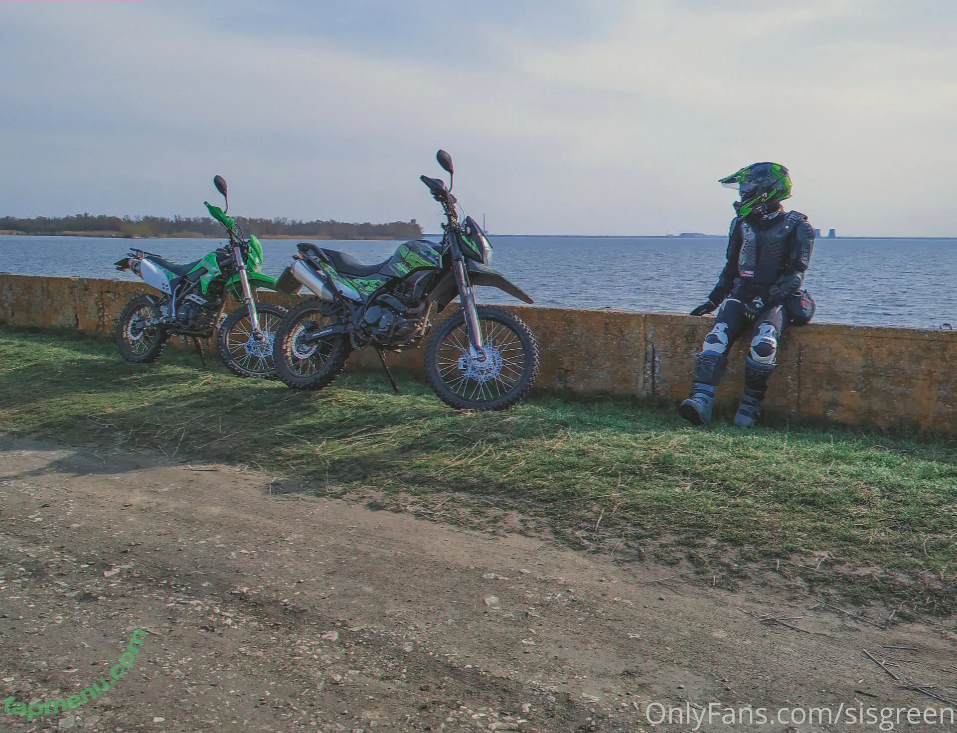 sisgreen nude photo #0418 (sisgreen_)