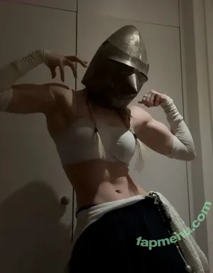 Sistervader nude photo #0003