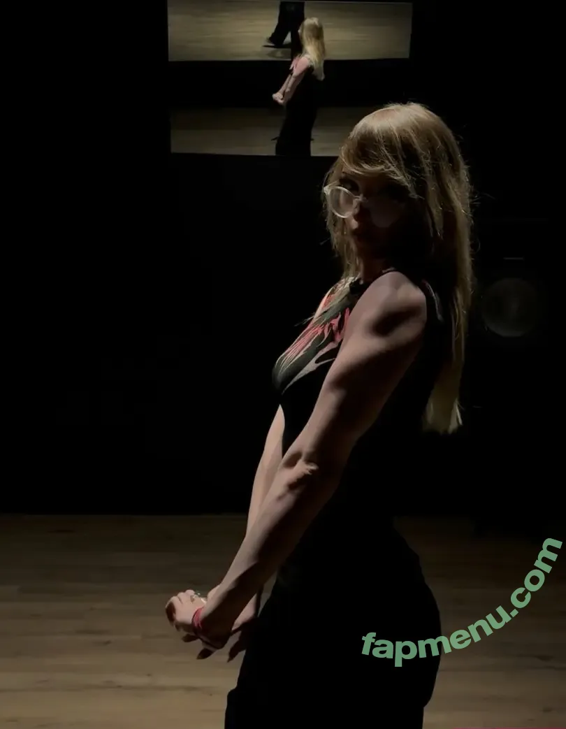 Sistervader nude photo #0081 (Sistervader)