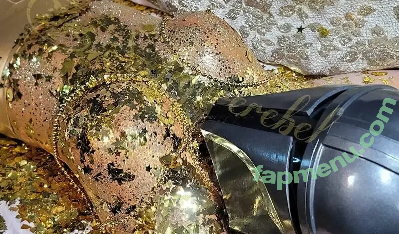 Six Figure Rebel nude photo #0001 (rebelwilson / thesixfigurerebel)