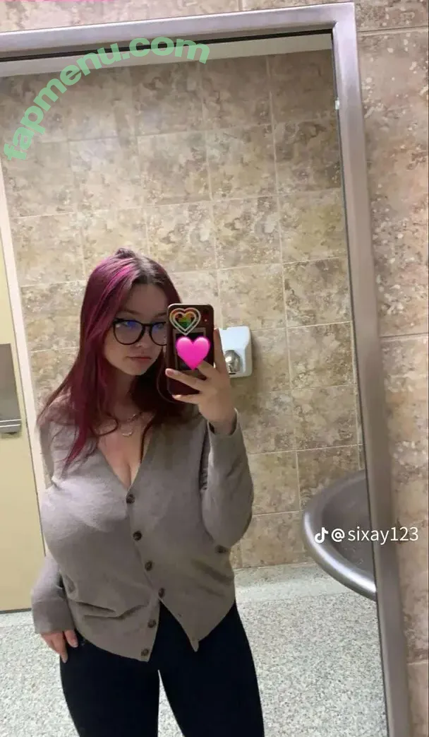 sixay123 nude photo #0001 (hannah Tiktok girl with huge tits / sz1kszay / thesecretlifeofhannahszikszay)