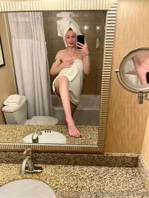 Sizeelevens / robinharrisjr nude photo #0114