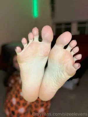 Sizeelevens / robinharrisjr nude photo #0403