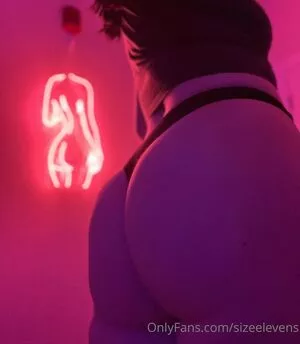 Sizeelevens / robinharrisjr nude photo #0630