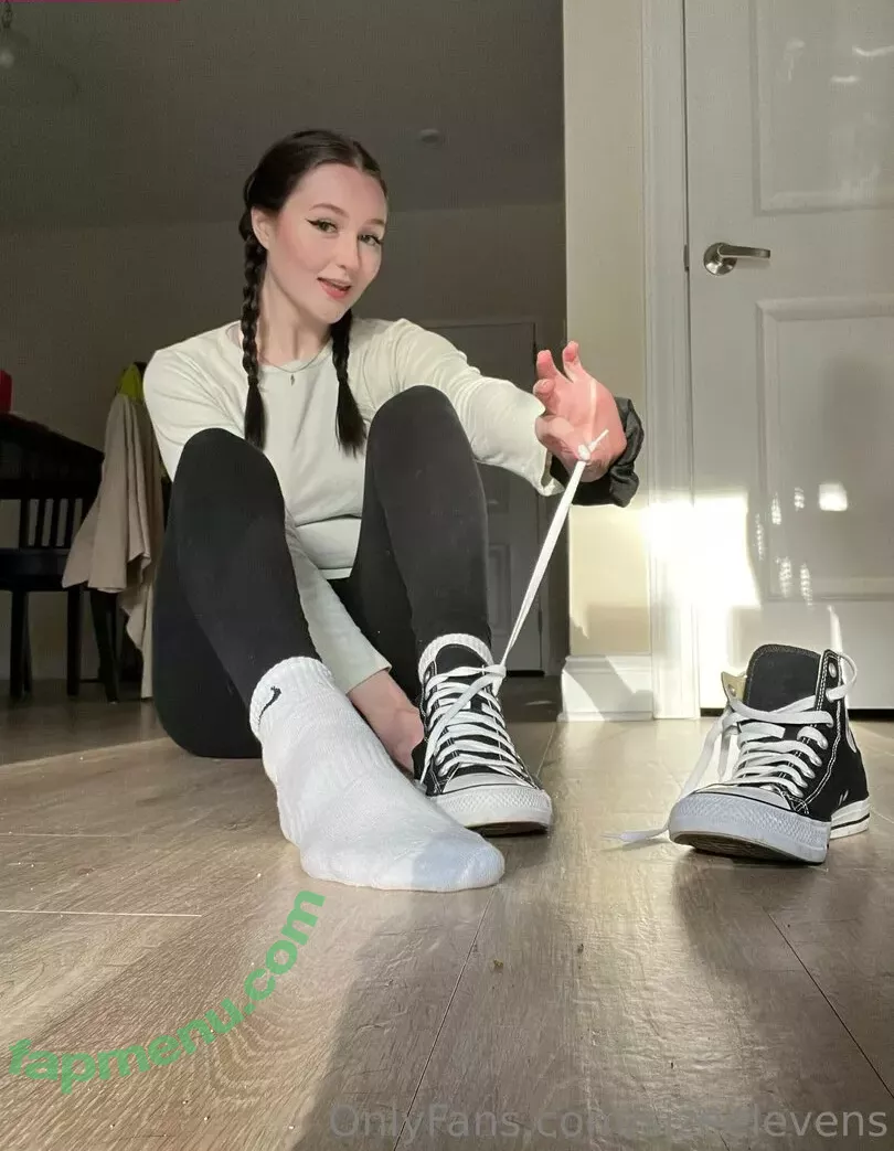 Sizeelevens nude photo #0048 (robinharrisjr)