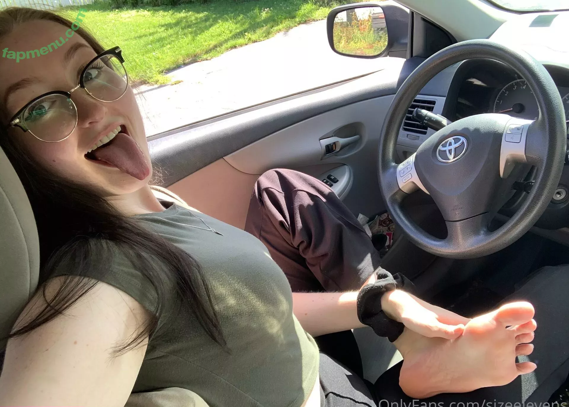 Sizeelevens nude photo #0313 (robinharrisjr)