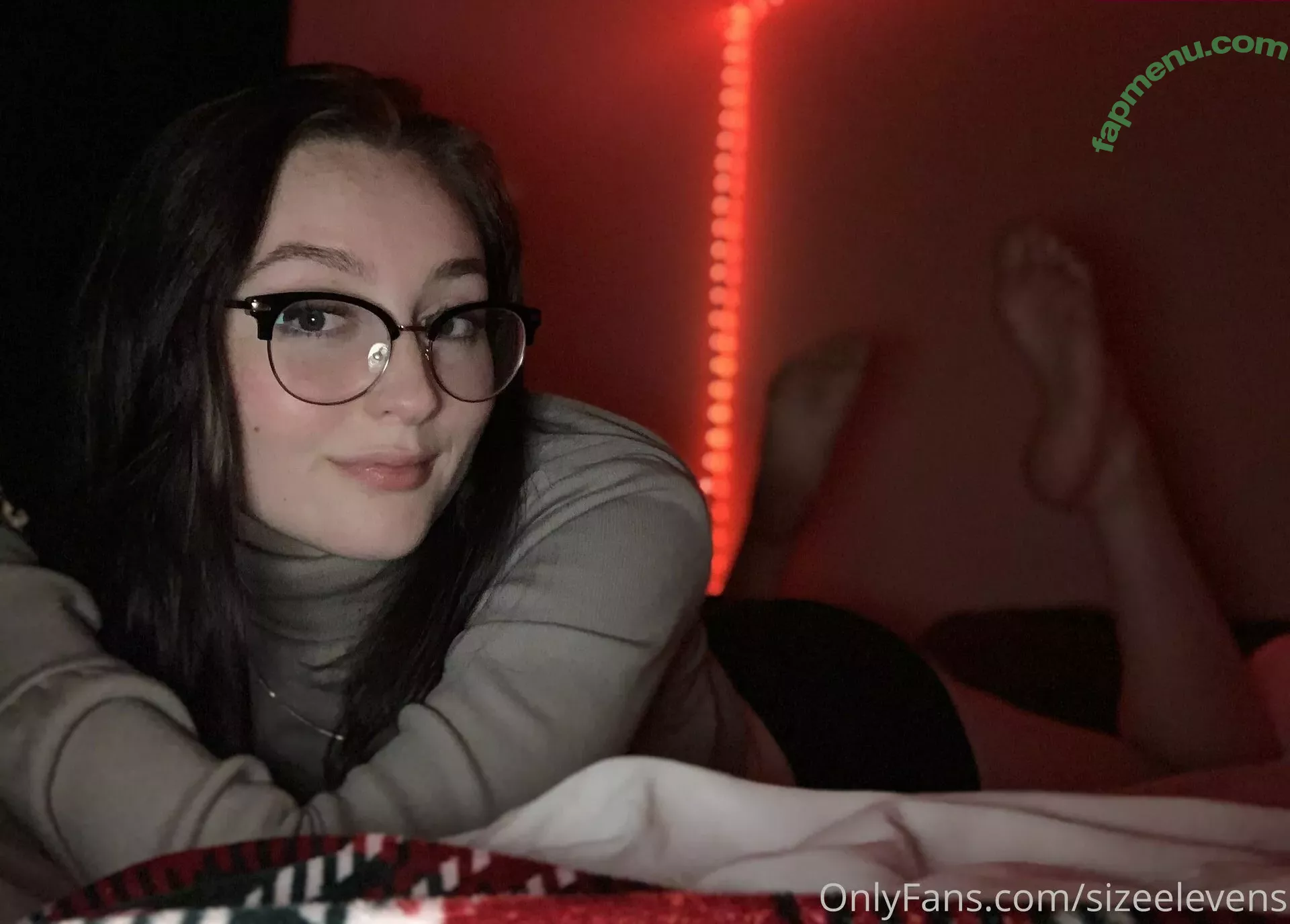 Sizeelevens nude photo #0482 (robinharrisjr)