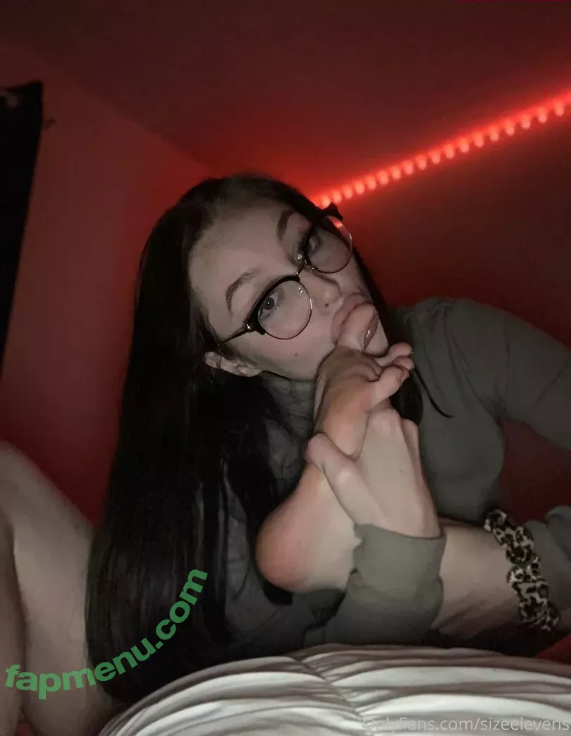 Sizeelevens nude photo #0494 (robinharrisjr)