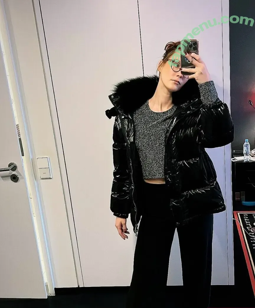 Sjokz nude photo #0298 (Eefje Depoortere / eefjah)