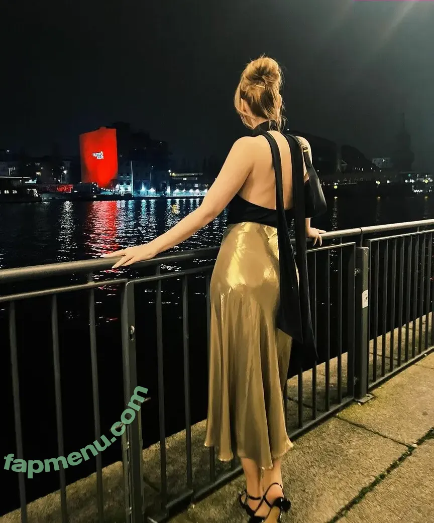 Sjokz nude photo #0945 (Eefje Depoortere / eefjah)