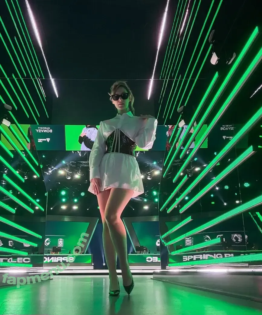 Sjokz nude photo #1449 (Eefje Depoortere / eefjah)