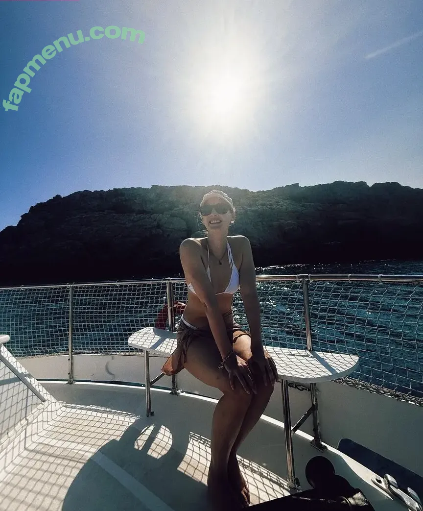 Sjokz nude photo #1465 (Eefje Depoortere / eefjah)