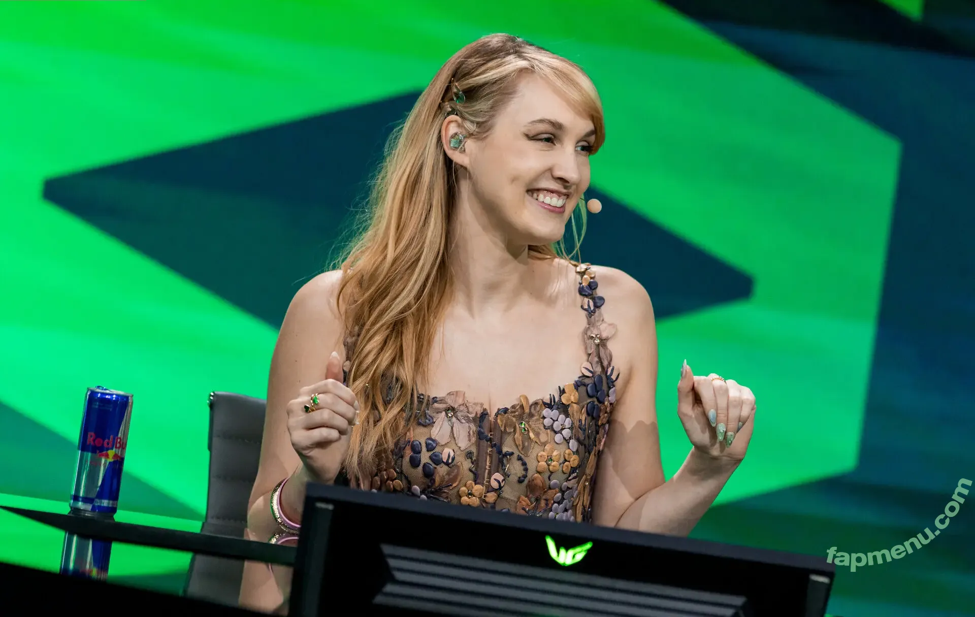 Sjokz nude photo #1470 (Eefje Depoortere / eefjah)