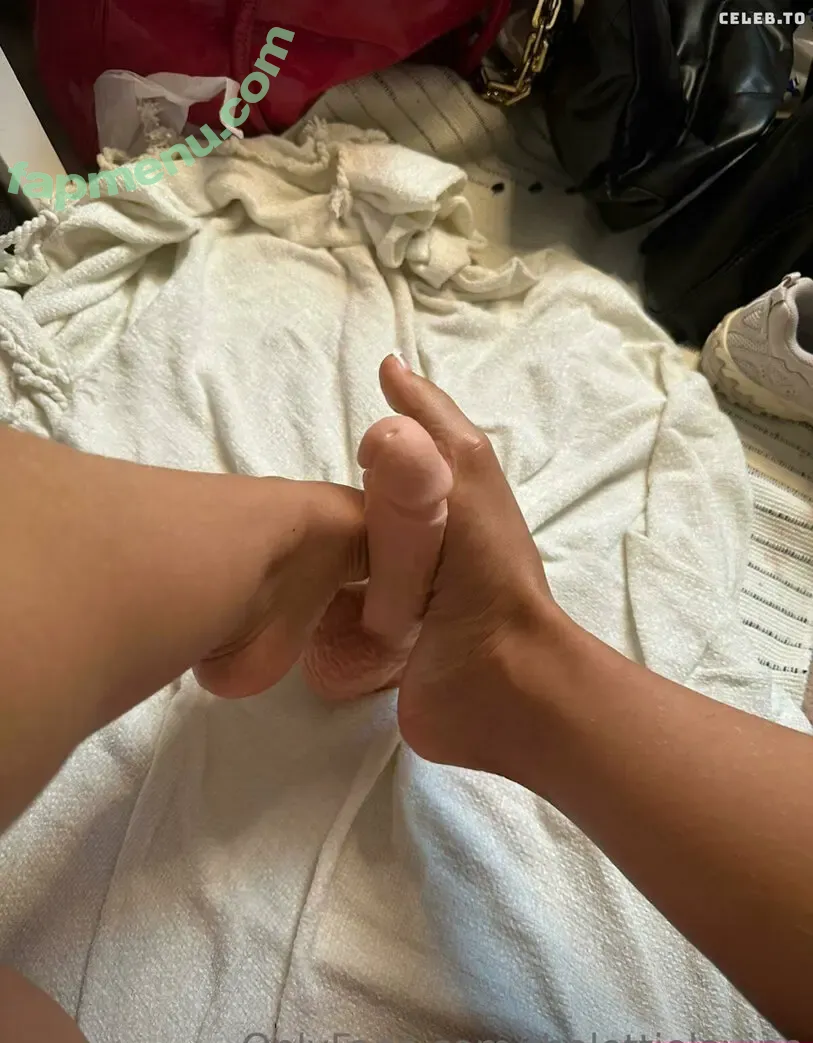 sjsjeuejdb nude photo #0041 (llox.xx1 / thelottielavine)