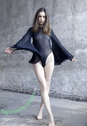  nude photo #0004