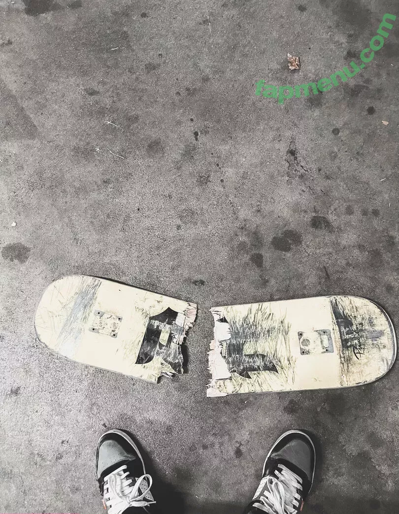 skaterrboi nude photo #0012 (skaterrboyy20)