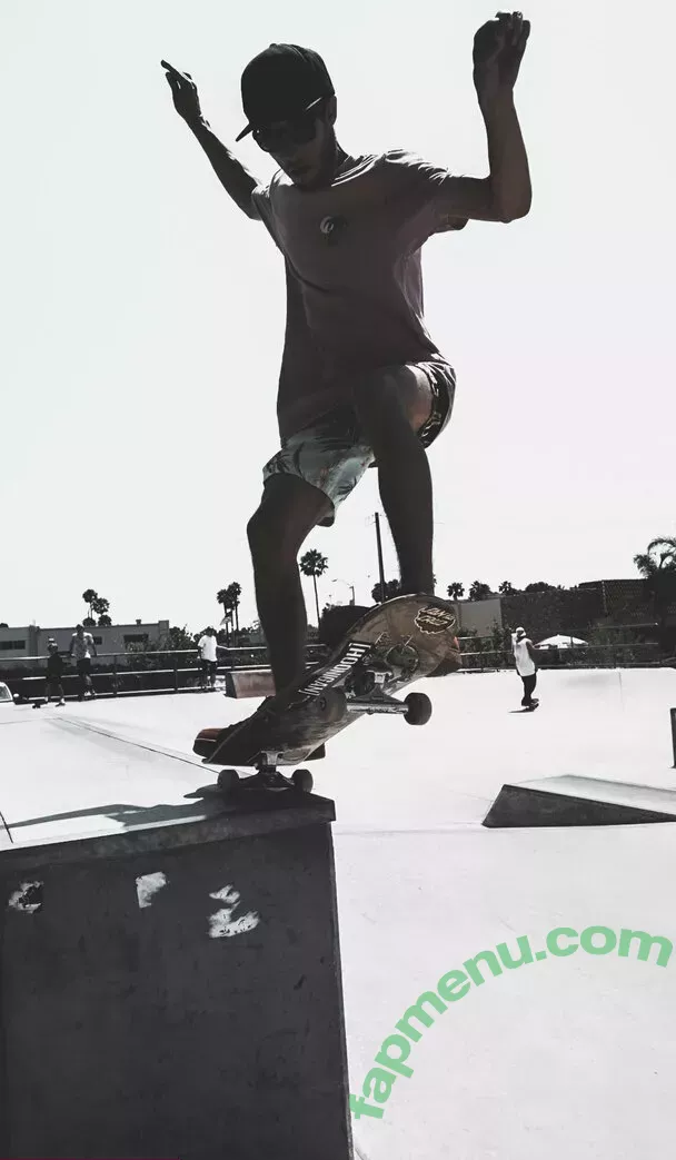 skaterrboi nude photo #0035 (skaterrboyy20)