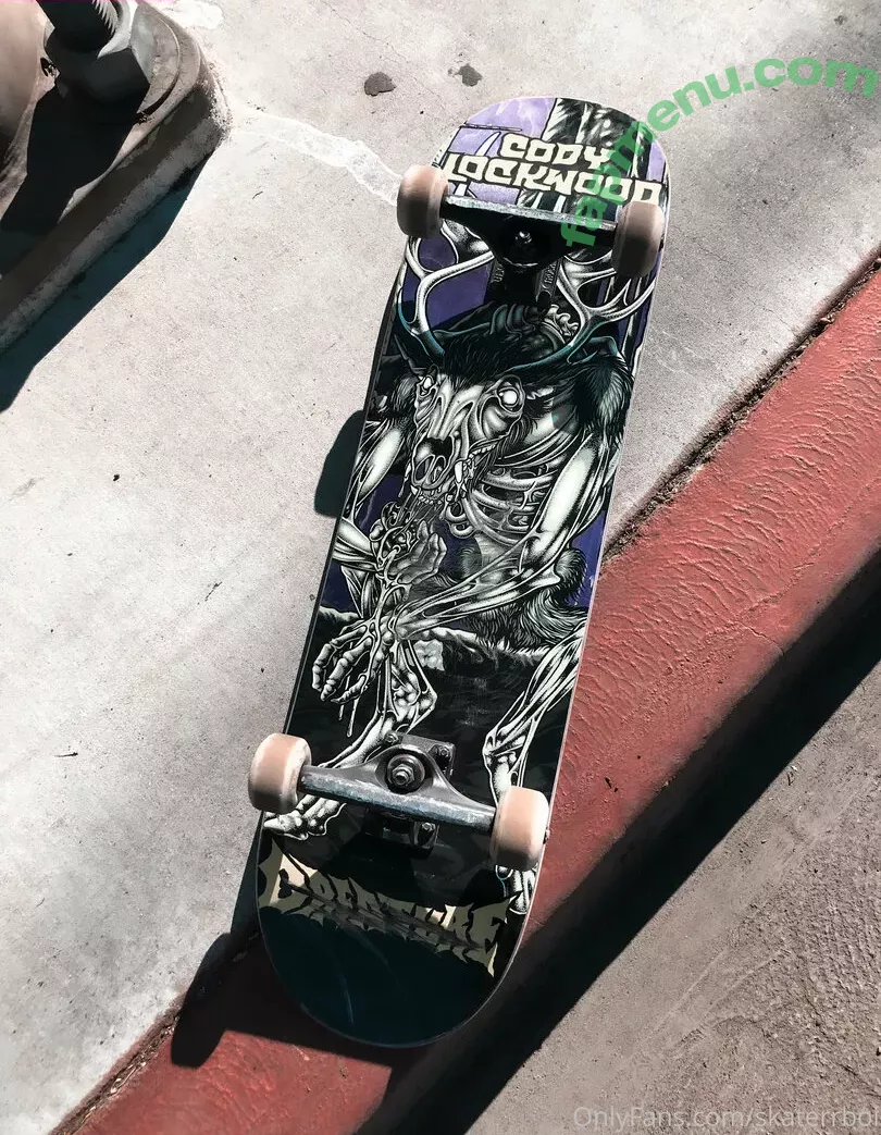 skaterrboi nude photo #0056 (skaterrboyy20)