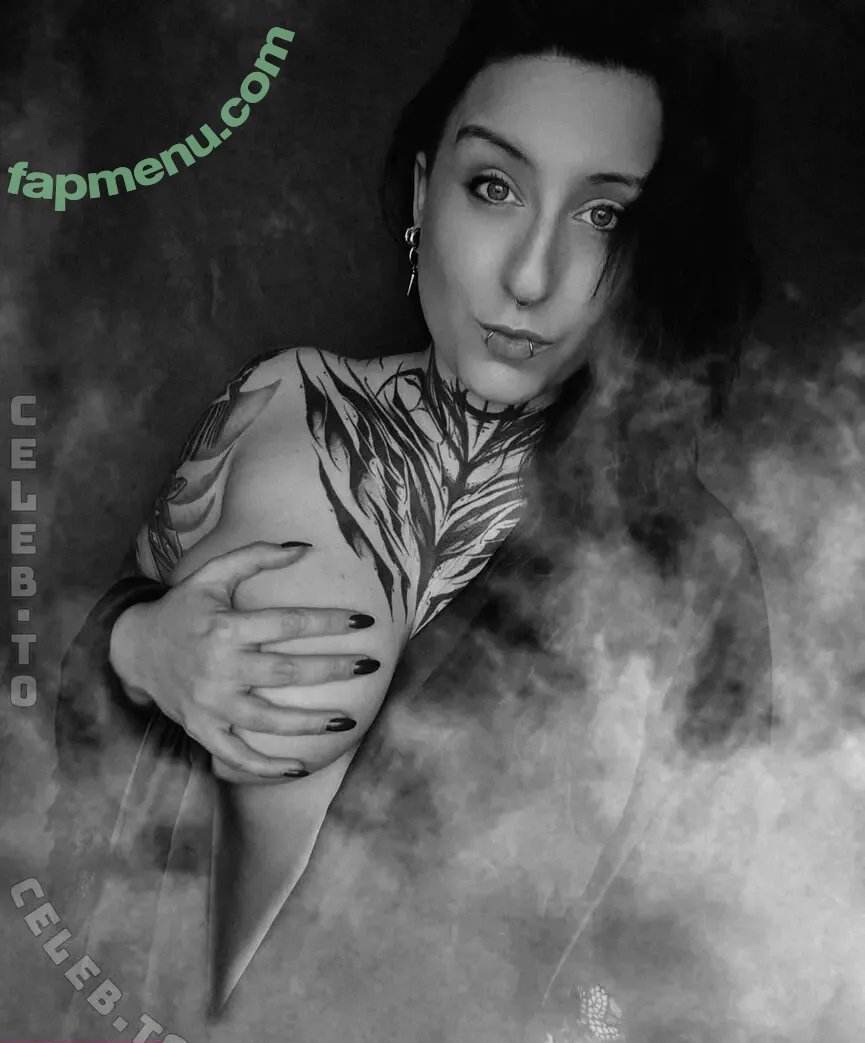 Skelli nude photo #0236 (skelli_ontour)