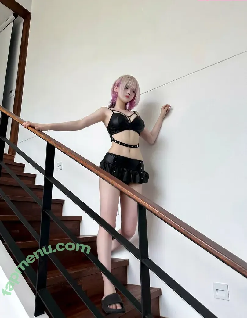 skr_u_ nude photo #0034 (skr_u_)