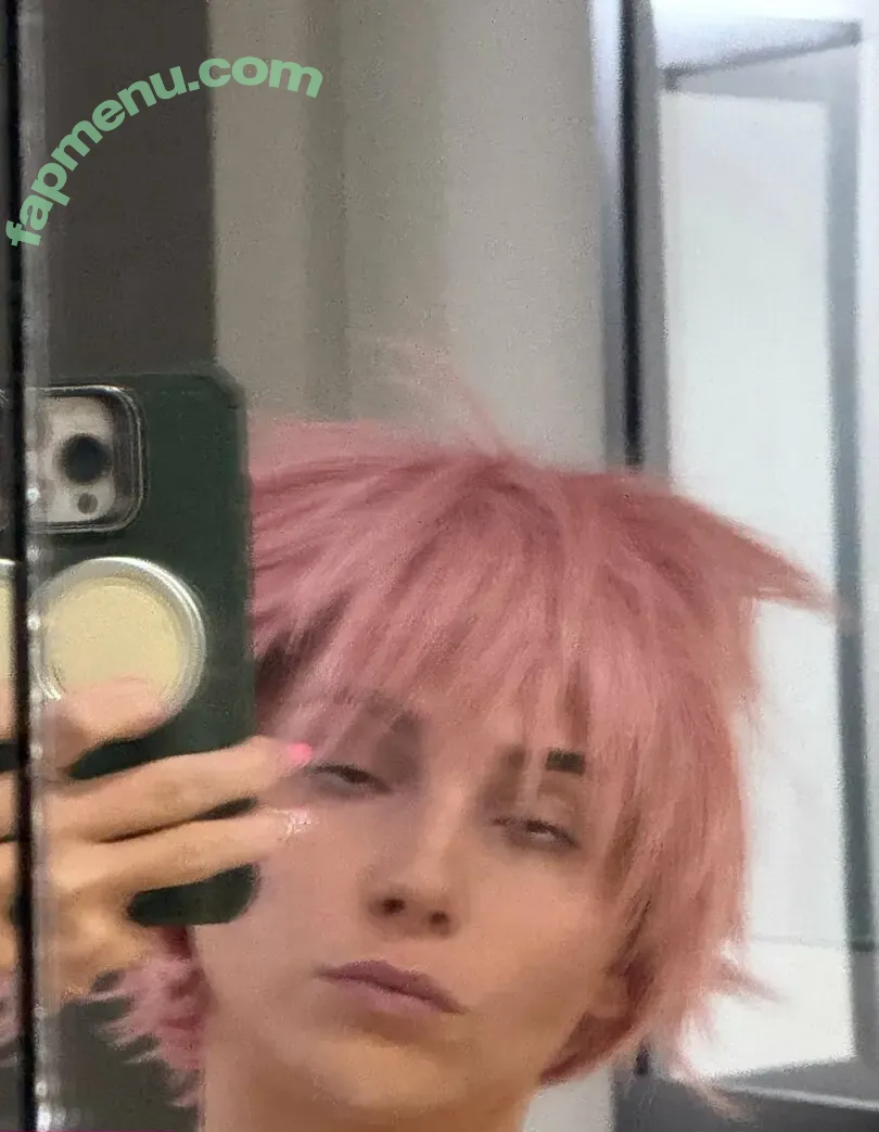 skuishiiiposr nude photo #0064 (skuishiiiposr)