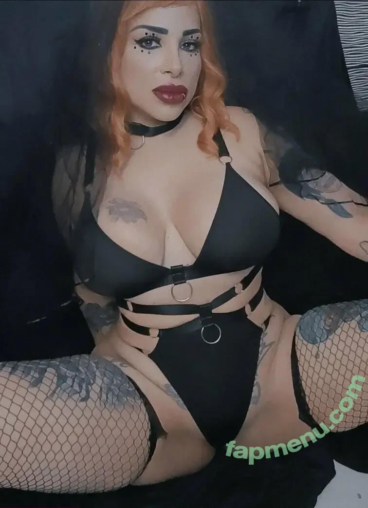 skullgothdoll nude photo #0023 (skullgothdoll)