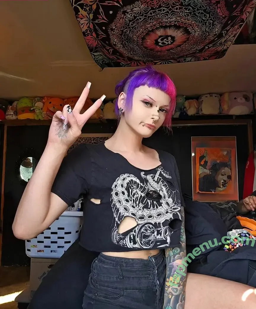 Sky Burrito nude photo #0015 (burritoirl / skyburrito)