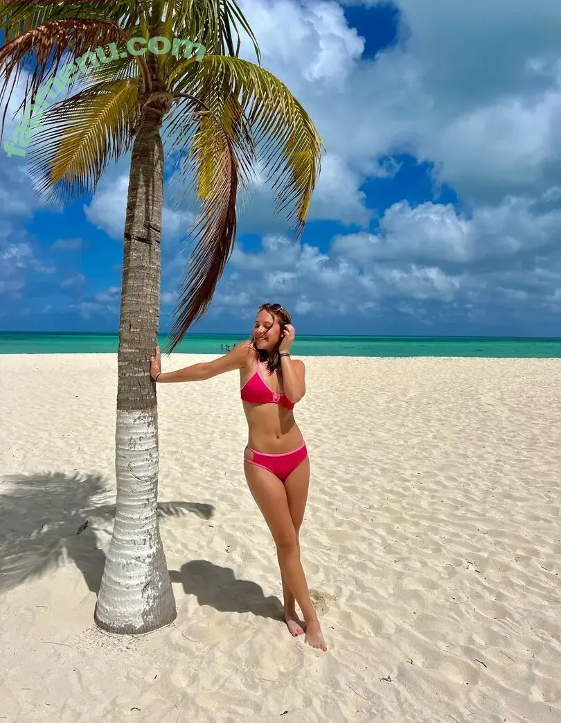 Sky Naomi Smith nude photo #0017 (skynaomismith)