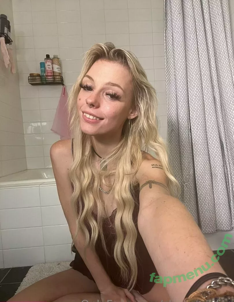 skyeangelxo nude photo #0023 (skyeangelxo)