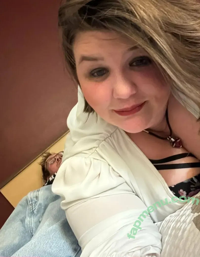 skyebabi21 nude photo #0012 (skybabe_21)