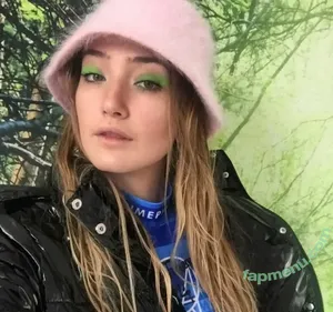 skyebarryblast / lulutrxie nude photo #0007