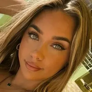 skyegreyx / skyegrace_x nude photo #0003