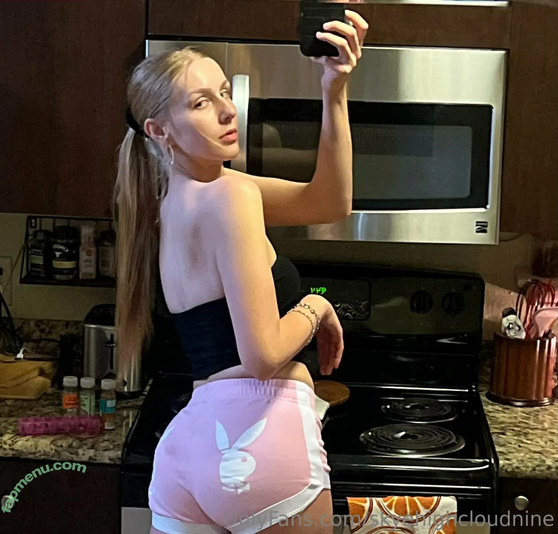 skyehighcloudnine nude photo #0038 (skyehighcloudnine)