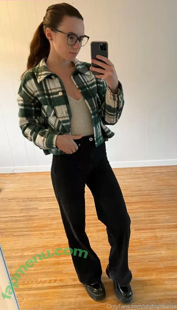SkyHighSierra nude photo #0193 (SkyHighSierra)