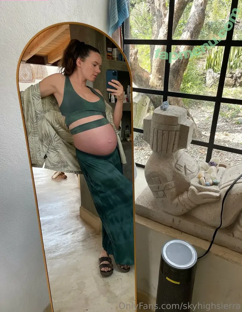 SkyHighSierra nude photo #0654 (SkyHighSierra)